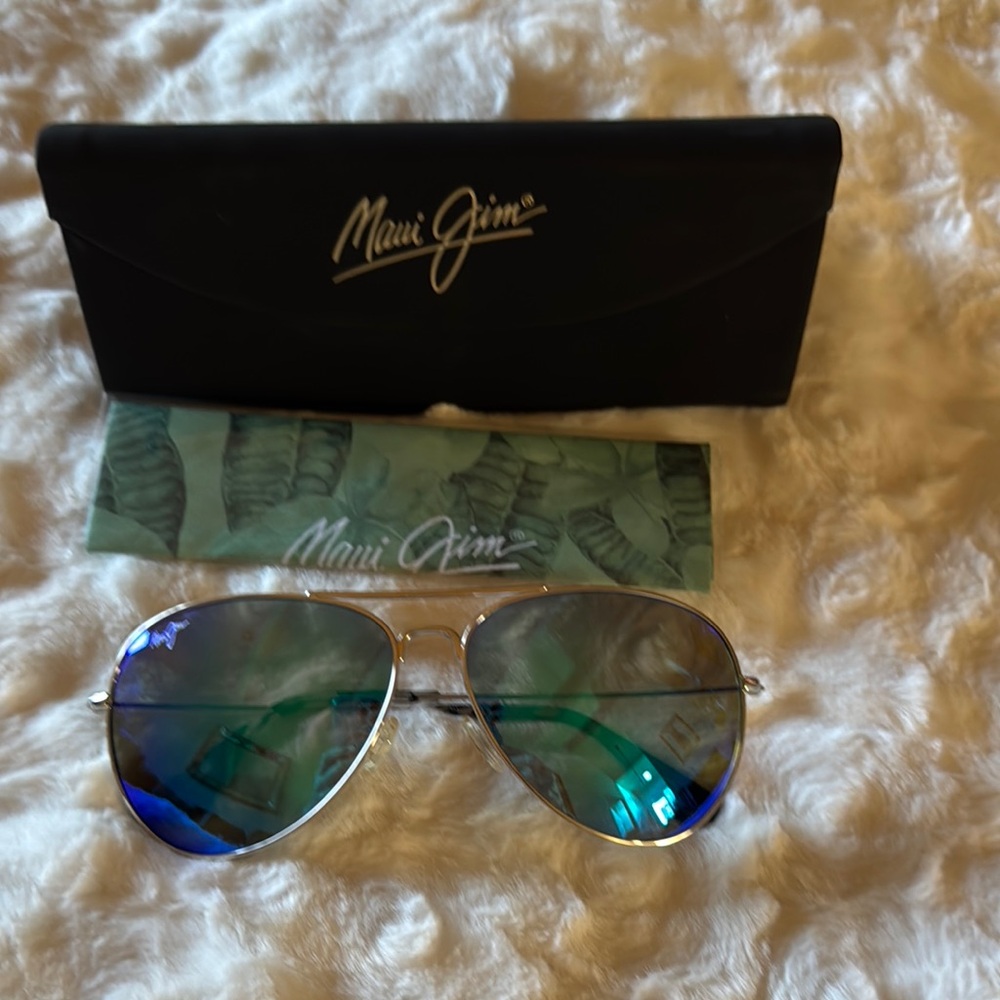 Maui Jim Blue Maverick Titanium Aviator